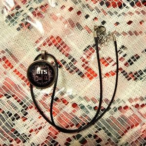 🎁BTS necklace